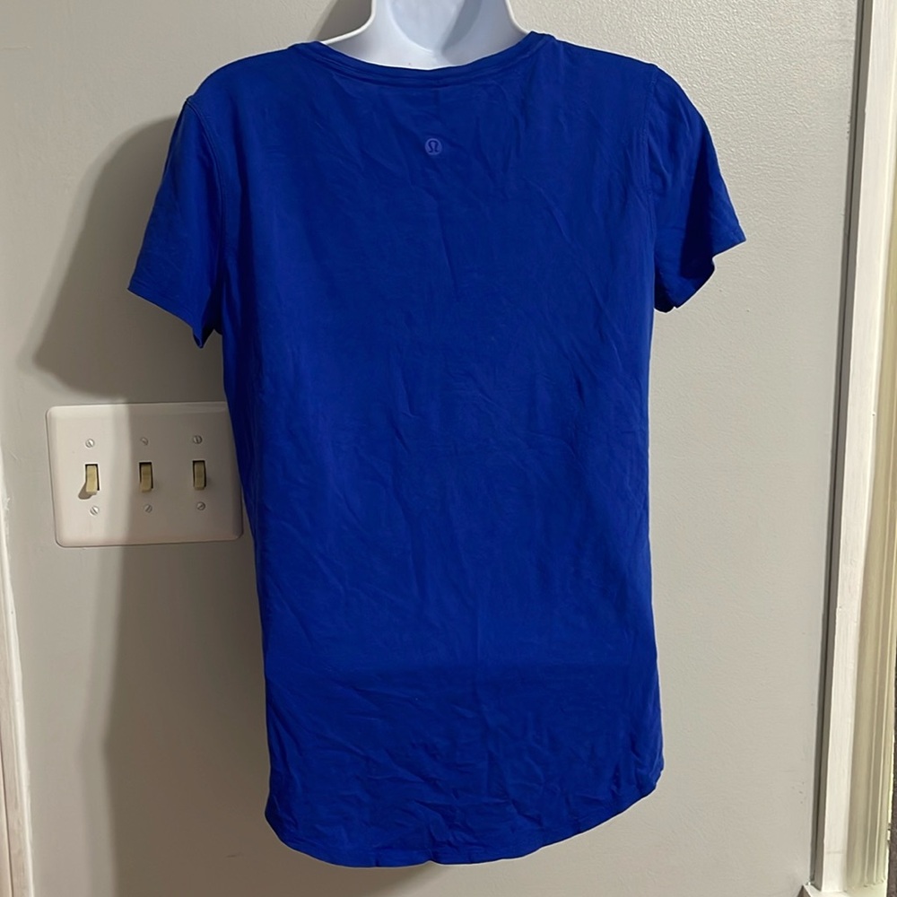 Lululemon t shirt